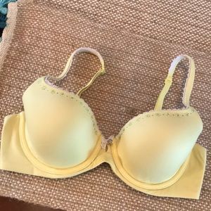 Victoria’s Secret yellow daisy bra
